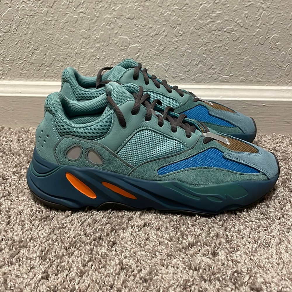 2021 yeezy boost 700 “faded azure” mens 8.5 worn 2x original box